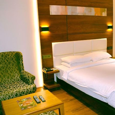 Rk Residency Hotel ทีรุปปูร์ ภายนอก รูปภาพ